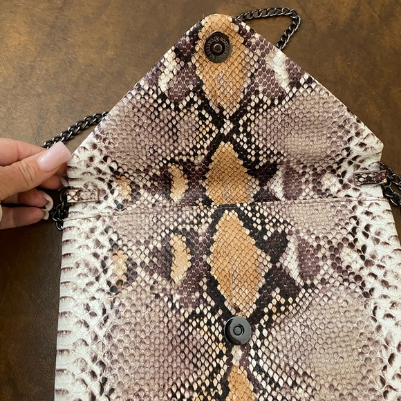 A New Day Faux Snakeskin Pattern Chain Shoulder Bag - Picture 4 of 6